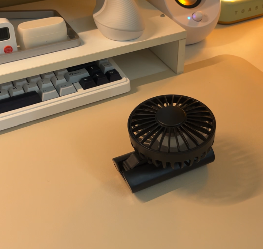 WG ChillMate Portable Fan 5000mAh Battery, Folding, 4 Speeds, USBC Rechargeable, LED Display